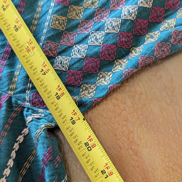 Soft Surroundings Embroidered Green Geometric Patterned Blouse Tunic Size PXS - Picture 9 of 11